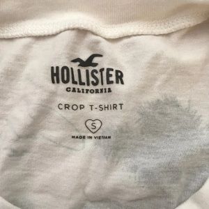 Hollister crop t-shirt